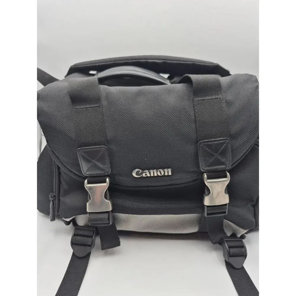 Canon 200DG Deluxe Camera Bag With Shoulder Strap and 1 Divider